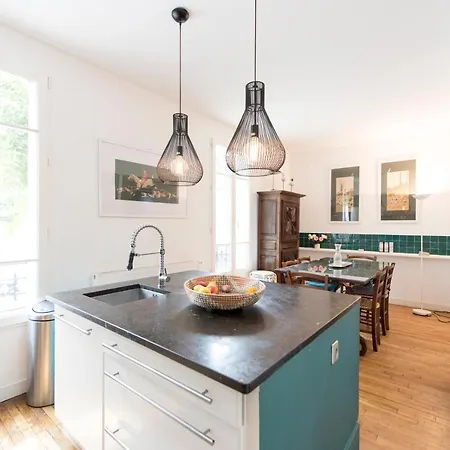 Holiday home Veeve - Family In Issy-les-Moulineaux